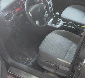 Черный Форд Фокус, объемом двигателя 1.6 л и пробегом 275 тыс. км за 3200 $, фото 1 на Automoto.ua