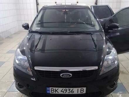 Черный Форд Фокус, объемом двигателя 1.8 л и пробегом 251 тыс. км за 4800 $, фото 1 на Automoto.ua