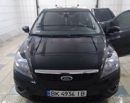 Черный Форд Фокус, объемом двигателя 1.8 л и пробегом 251 тыс. км за 4800 $, фото 1 на Automoto.ua