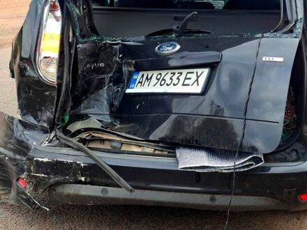 Чорний Форд Фокус, об'ємом двигуна 1.6 л та пробігом 0 тис. км за 2000 $, фото 1 на Automoto.ua