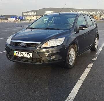 Черный Форд Фокус, объемом двигателя 1.6 л и пробегом 211 тыс. км за 5600 $, фото 1 на Automoto.ua