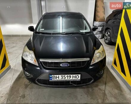 Черный Форд Фокус, объемом двигателя 1.6 л и пробегом 200 тыс. км за 5500 $, фото 1 на Automoto.ua