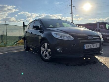 Черный Форд Фокус, объемом двигателя 1.6 л и пробегом 313 тыс. км за 5300 $, фото 1 на Automoto.ua