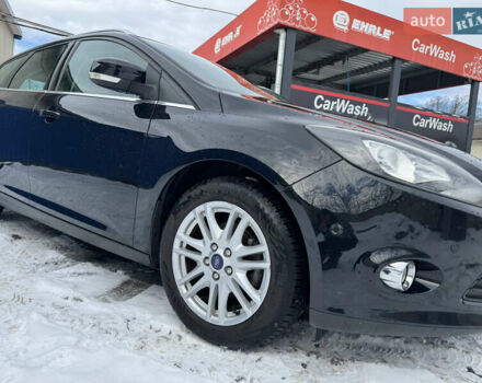 Черный Форд Фокус, объемом двигателя 1.6 л и пробегом 227 тыс. км за 7950 $, фото 1 на Automoto.ua