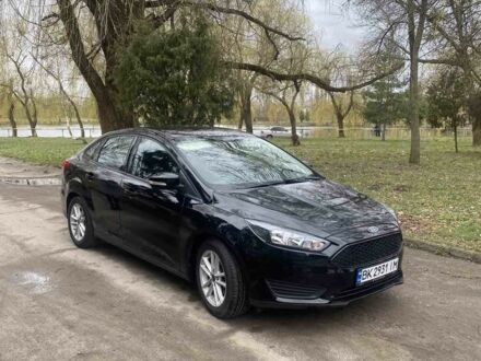 Форд Фокус 2017 у Рівному на Automoto.ua Чорний Форд Фокус, об'ємом двигуна 2 л та пробігом 65 тис. км за 7999 $, фото 1 на Automoto.ua
