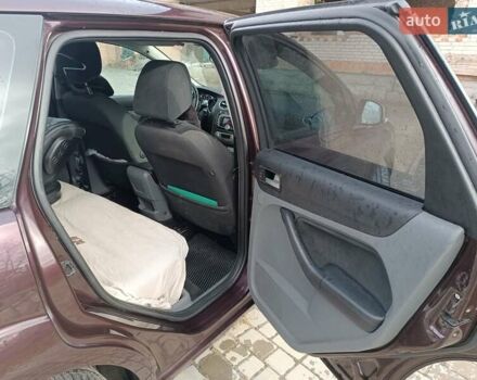 Фиолетовый Форд Фокус, объемом двигателя 1.6 л и пробегом 280 тыс. км за 5400 $, фото 16 на Automoto.ua