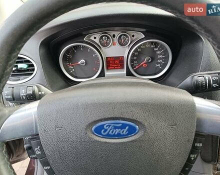 Фиолетовый Форд Фокус, объемом двигателя 1.6 л и пробегом 280 тыс. км за 5400 $, фото 21 на Automoto.ua