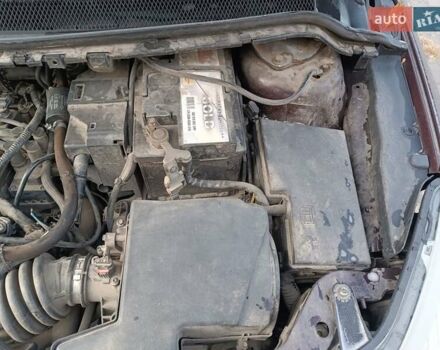 Фиолетовый Форд Фокус, объемом двигателя 1.6 л и пробегом 280 тыс. км за 5400 $, фото 50 на Automoto.ua