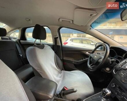 Форд Фокус 2015 у Києві на Automoto.ua Коричневий Форд Фокус, об'ємом двигуна 1 л та пробігом 183 тис. км за 7200 $, фото 4 на Automoto.ua