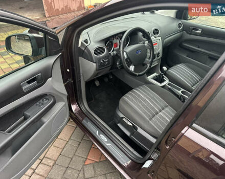 Коричневый Форд Фокус, объемом двигателя 1.8 л и пробегом 227 тыс. км за 5800 $, фото 6 на Automoto.ua