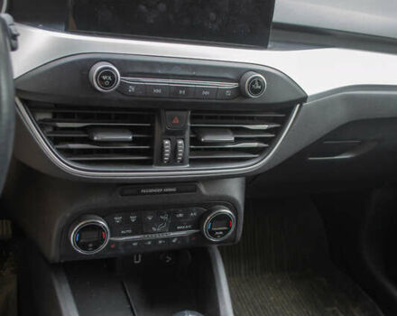 Коричневый Форд Фокус, объемом двигателя 1.5 л и пробегом 107 тыс. км за 15934 $, фото 11 на Automoto.ua