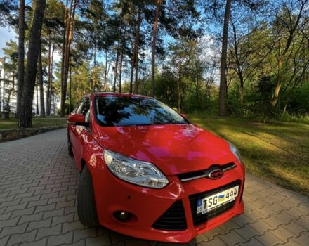 Форд Фокус 2014 у Києві на Automoto.ua Червоний Форд Фокус, об'ємом двигуна 0 л та пробігом 137 тис. км за 6400 $, фото 1 на Automoto.ua