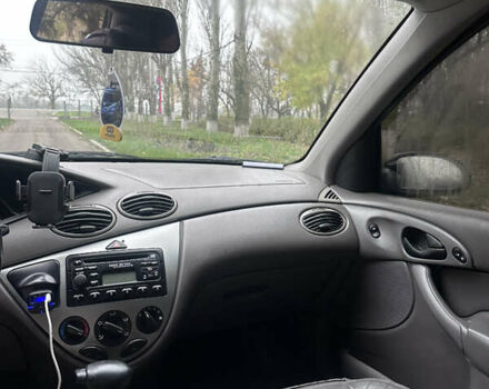 Красный Форд Фокус, объемом двигателя 2 л и пробегом 193 тыс. км за 2500 $, фото 6 на Automoto.ua