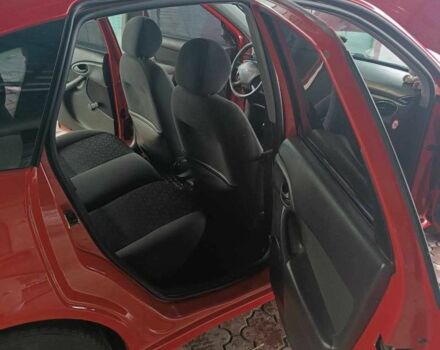 Красный Форд Фокус, объемом двигателя 1.8 л и пробегом 218 тыс. км за 5300 $, фото 8 на Automoto.ua