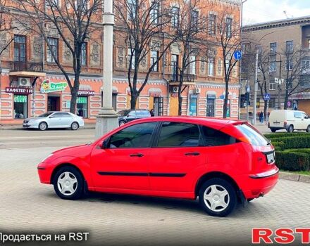 Красный Форд Фокус, объемом двигателя 1.4 л и пробегом 250 тыс. км за 2550 $, фото 6 на Automoto.ua