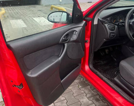 Червоний Форд Фокус, об'ємом двигуна 1.6 л та пробігом 167 тис. км за 2400 $, фото 13 на Automoto.ua