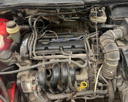 Червоний Форд Фокус, об'ємом двигуна 1.6 л та пробігом 167 тис. км за 2400 $, фото 21 на Automoto.ua