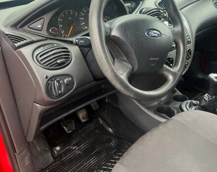 Червоний Форд Фокус, об'ємом двигуна 1.6 л та пробігом 167 тис. км за 2400 $, фото 10 на Automoto.ua