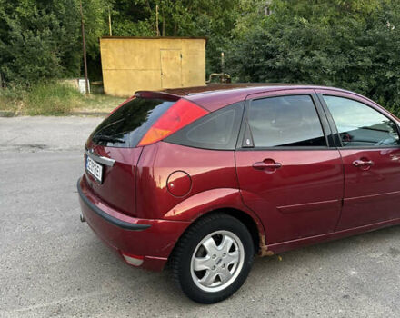Красный Форд Фокус, объемом двигателя 1.6 л и пробегом 170 тыс. км за 3400 $, фото 4 на Automoto.ua