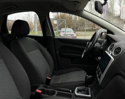 Красный Форд Фокус, объемом двигателя 1.6 л и пробегом 239 тыс. км за 4700 $, фото 12 на Automoto.ua