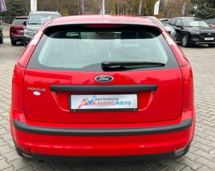 Красный Форд Фокус, объемом двигателя 1.6 л и пробегом 239 тыс. км за 4700 $, фото 5 на Automoto.ua