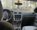 Красный Форд Фокус, объемом двигателя 1.6 л и пробегом 258 тыс. км за 5520 $, фото 5 на Automoto.ua