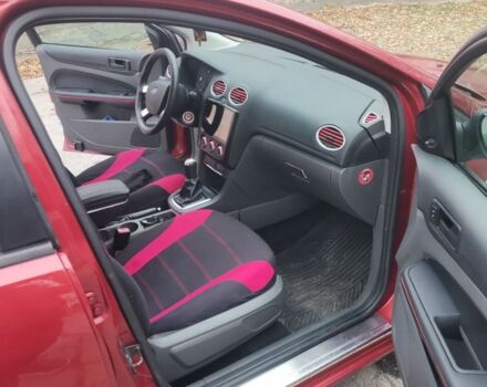 Красный Форд Фокус, объемом двигателя 1.6 л и пробегом 173 тыс. км за 4650 $, фото 12 на Automoto.ua