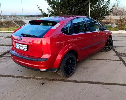 Красный Форд Фокус, объемом двигателя 1.6 л и пробегом 150 тыс. км за 4500 $, фото 2 на Automoto.ua