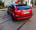 Красный Форд Фокус, объемом двигателя 1.6 л и пробегом 150 тыс. км за 4500 $, фото 3 на Automoto.ua