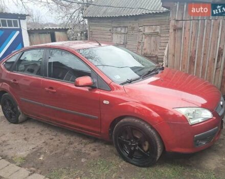 Красный Форд Фокус, объемом двигателя 1.6 л и пробегом 145 тыс. км за 4800 $, фото 2 на Automoto.ua