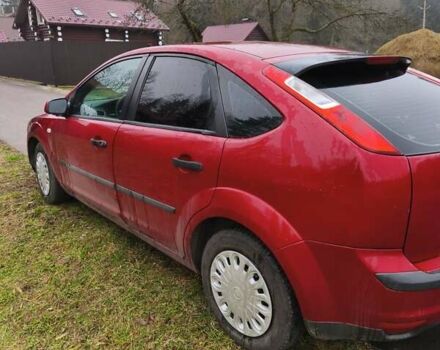 Красный Форд Фокус, объемом двигателя 1.6 л и пробегом 196 тыс. км за 3900 $, фото 3 на Automoto.ua