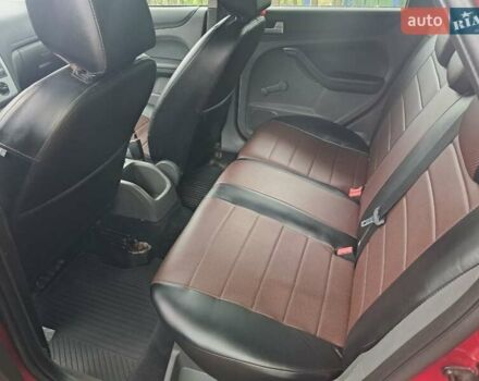 Красный Форд Фокус, объемом двигателя 1.6 л и пробегом 145 тыс. км за 4800 $, фото 4 на Automoto.ua