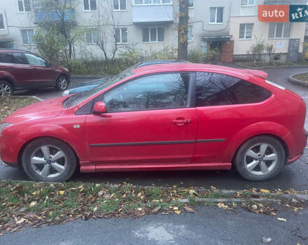 Красный Форд Фокус, объемом двигателя 1.56 л и пробегом 306 тыс. км за 3000 $, фото 1 на Automoto.ua