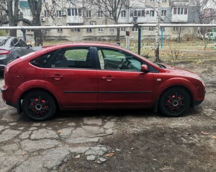 Красный Форд Фокус, объемом двигателя 1.6 л и пробегом 173 тыс. км за 4650 $, фото 3 на Automoto.ua