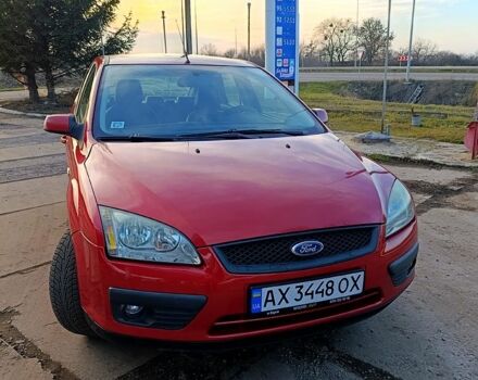 Красный Форд Фокус, объемом двигателя 1.6 л и пробегом 150 тыс. км за 4500 $, фото 6 на Automoto.ua