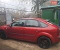 Красный Форд Фокус, объемом двигателя 1.6 л и пробегом 145 тыс. км за 4800 $, фото 1 на Automoto.ua