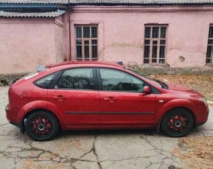 Красный Форд Фокус, объемом двигателя 1.6 л и пробегом 173 тыс. км за 4650 $, фото 7 на Automoto.ua