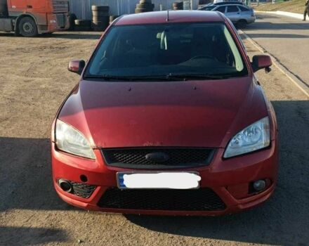 Красный Форд Фокус, объемом двигателя 1.6 л и пробегом 340 тыс. км за 3500 $, фото 3 на Automoto.ua