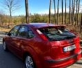 Красный Форд Фокус, объемом двигателя 1.8 л и пробегом 252 тыс. км за 6500 $, фото 3 на Automoto.ua