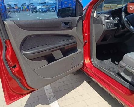 Красный Форд Фокус, объемом двигателя 1.6 л и пробегом 118 тыс. км за 5500 $, фото 8 на Automoto.ua