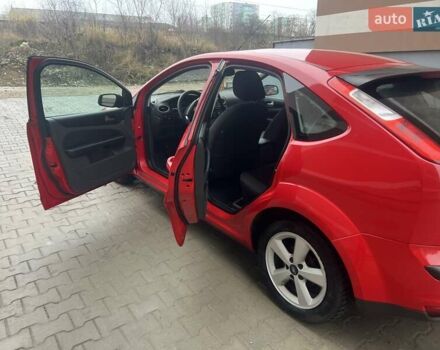 Красный Форд Фокус, объемом двигателя 1.6 л и пробегом 305 тыс. км за 4200 $, фото 7 на Automoto.ua