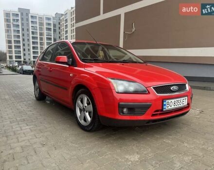 Красный Форд Фокус, объемом двигателя 1.6 л и пробегом 305 тыс. км за 4200 $, фото 3 на Automoto.ua