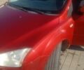 Красный Форд Фокус, объемом двигателя 1.6 л и пробегом 251 тыс. км за 4800 $, фото 1 на Automoto.ua