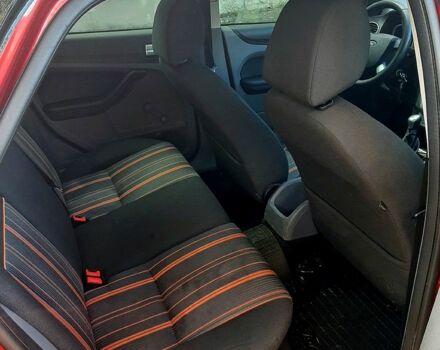 Форд Фокус 2008 у Славянске на Automoto.ua Червоний Форд Фокус, об'ємом двигуна 1.6 л та пробігом 170 тис. км за 5000 $, фото 6 на Automoto.ua