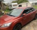 Красный Форд Фокус, объемом двигателя 1.6 л и пробегом 300 тыс. км за 4500 $, фото 1 на Automoto.ua