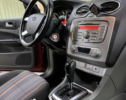 Красный Форд Фокус, объемом двигателя 1.6 л и пробегом 225 тыс. км за 6700 $, фото 6 на Automoto.ua