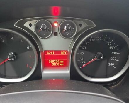 Красный Форд Фокус, объемом двигателя 1.6 л и пробегом 170 тыс. км за 4700 $, фото 10 на Automoto.ua