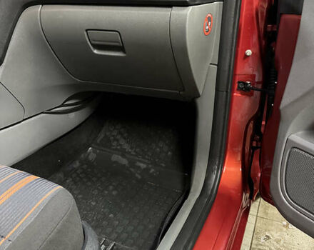 Красный Форд Фокус, объемом двигателя 1.6 л и пробегом 225 тыс. км за 6700 $, фото 9 на Automoto.ua