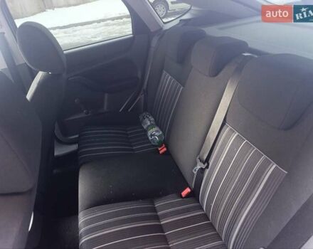 Червоний Форд Фокус, об'ємом двигуна 1.8 л та пробігом 220 тис. км за 6000 $, фото 11 на Automoto.ua