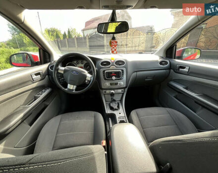 Красный Форд Фокус, объемом двигателя 1.6 л и пробегом 252 тыс. км за 5300 $, фото 13 на Automoto.ua